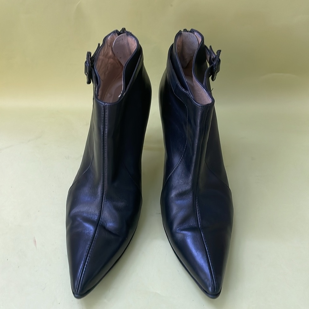 Vintage black Manolo Blahnik all leather booties - Picture 7 of 15